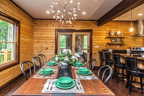 House (5 Bedrooms) | Property amenity - Winter, Spring, Summer or Fall by Taylor Made Deep Creek (McHenry)