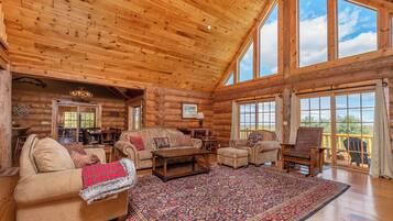 House (5 Bedrooms) | Property amenity