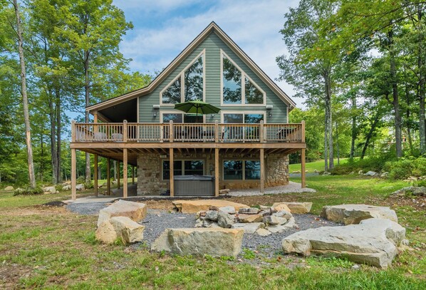 House (5 Bedrooms) | Front of property - Woods-stock by Taylor Made Deep Creek (McHenry)