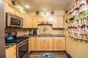 House (3 Bedrooms) | Property amenity