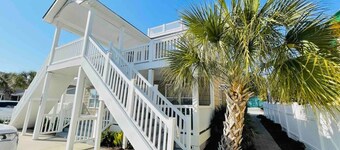 Spacious Beach Duplex | 5 Bedrooms | Pool #B