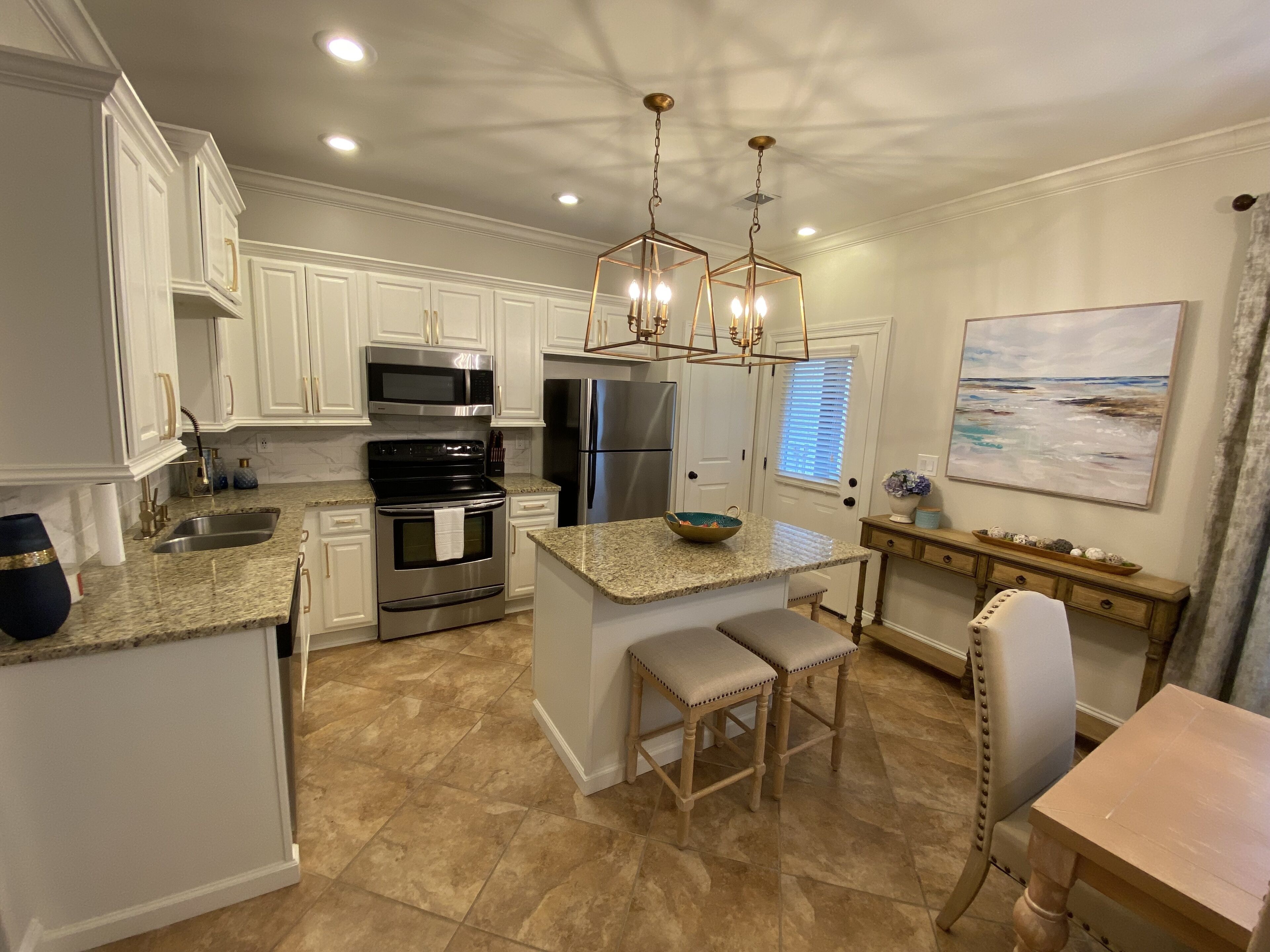 Full Townhouse Fleur de Lis condominiums 1 Mile To Stadiums