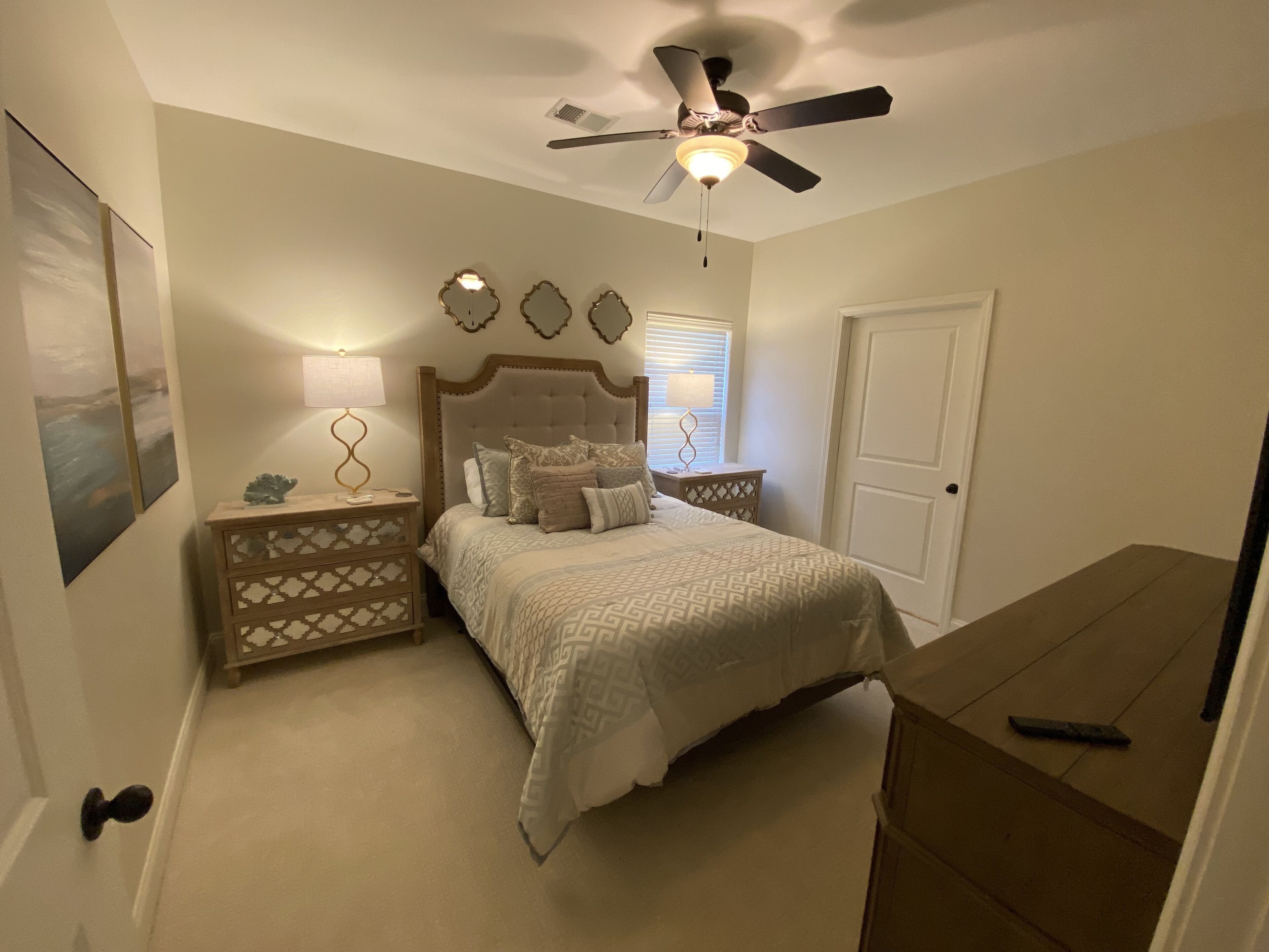 Full Townhouse Fleur de Lis condominiums 1 Mile To Stadiums