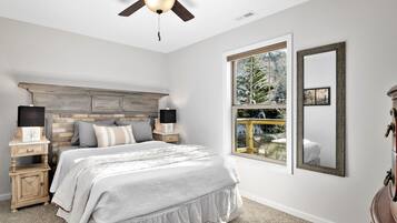 3 habitaciones, escritorio, cuna de viaje y wifi gratis