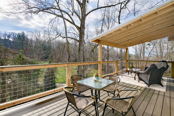 Outdoor dining - Birdsong Beauty Just off Main Street (Weaverville)