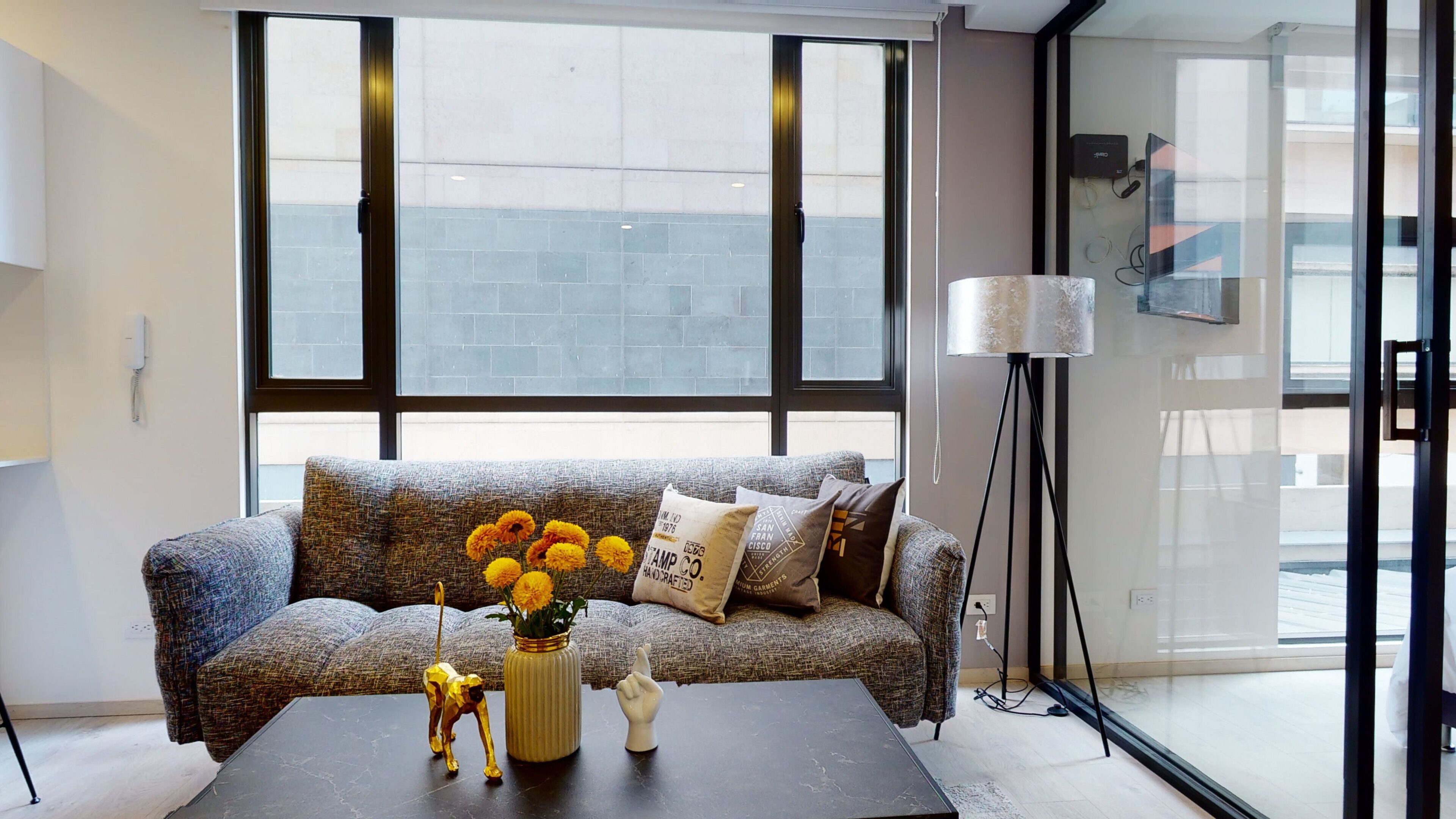 SPECTACULAR APARTMENT TO RELEASE IN THE 93 