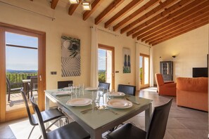 Unclassified image, 4 of 30, button