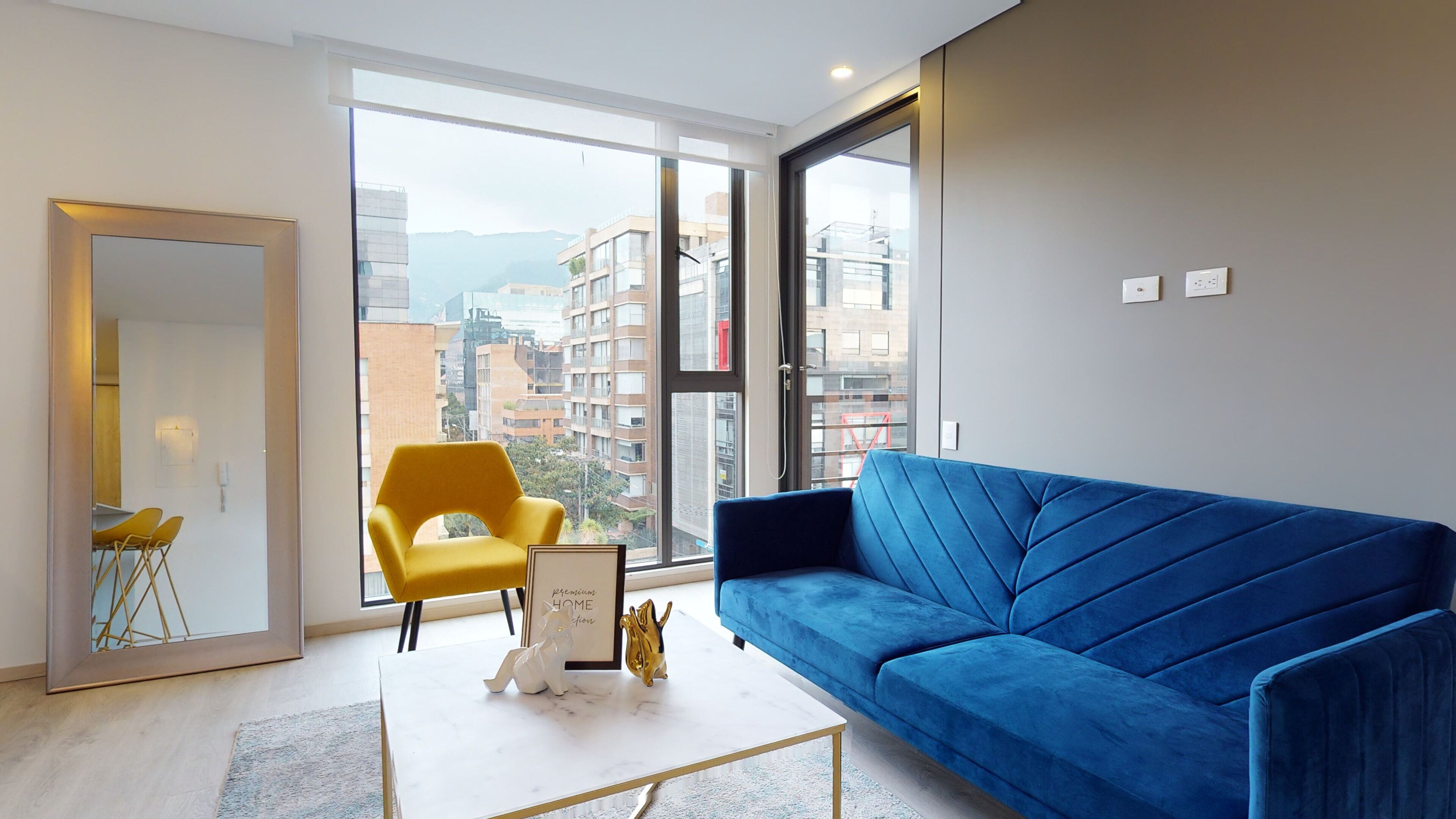 BRAND NEW LUXURY APARTMENT IN LA 93