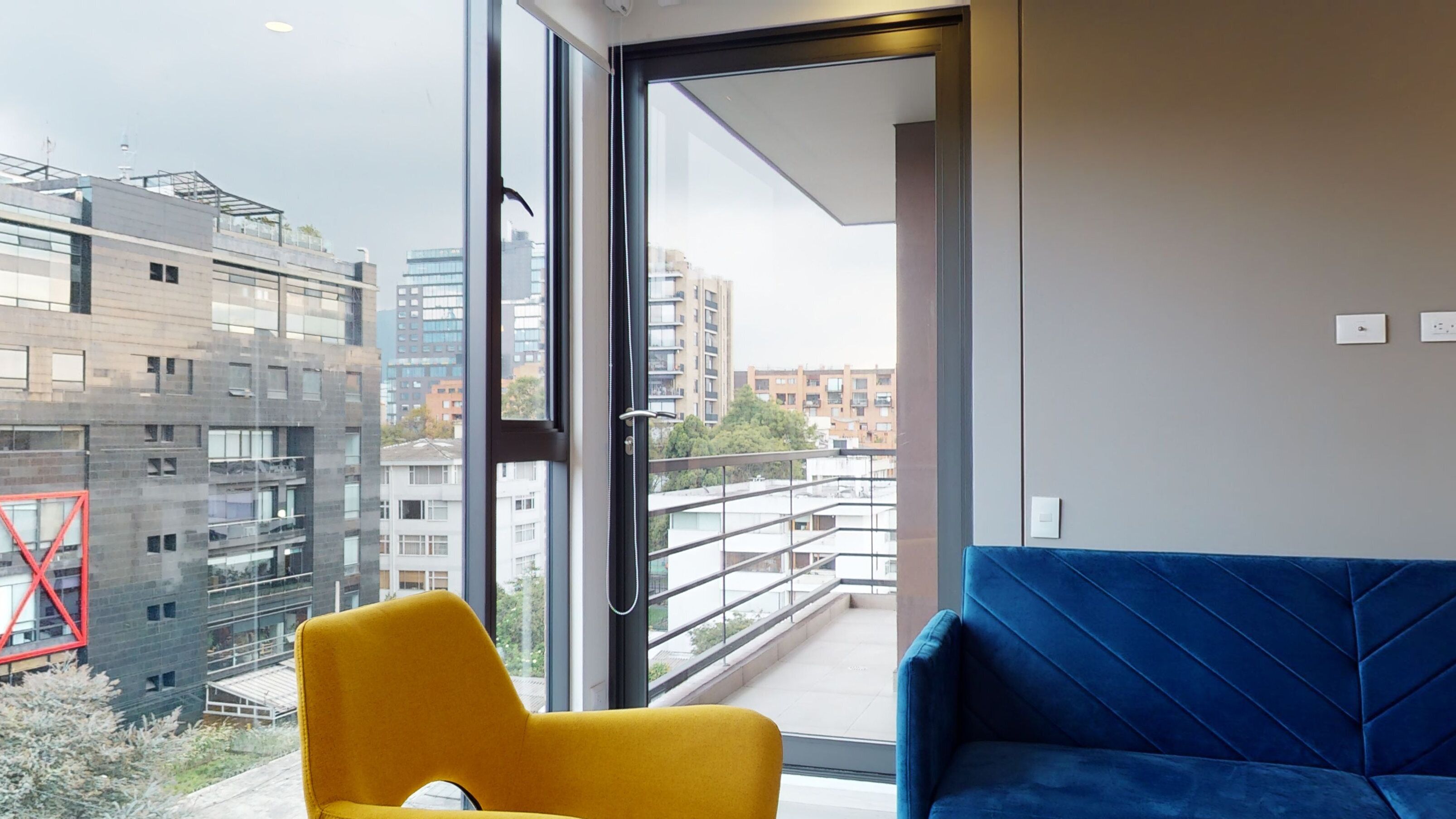 BRAND NEW LUXURY APARTMENT IN LA 93