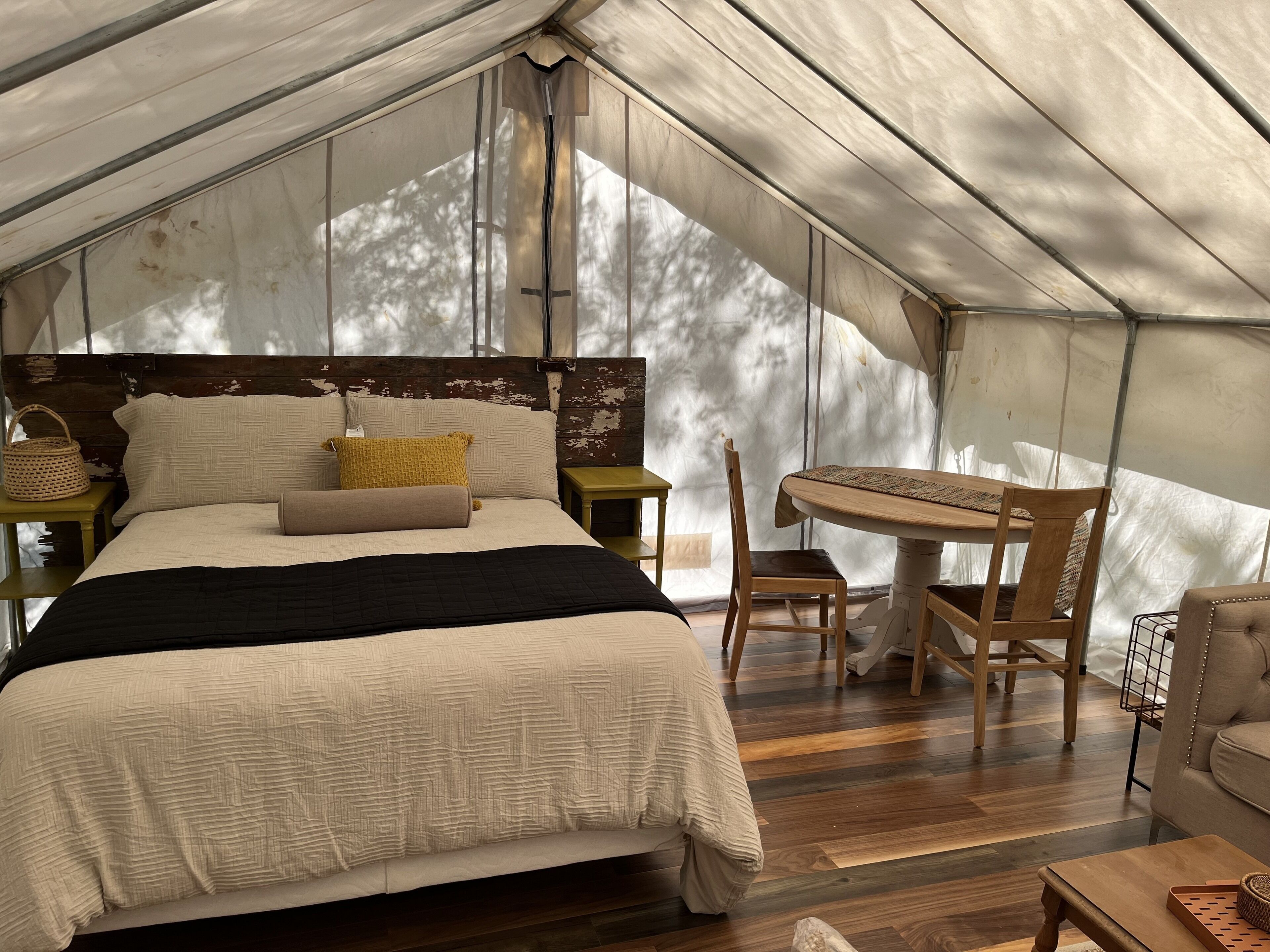 Delightful glampsite! Glamping in peaceful farm surroundings, a unique getaway!