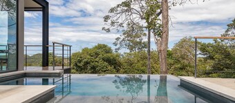 3 Bedroom, 3.5 Bathroom - Ocean View Home