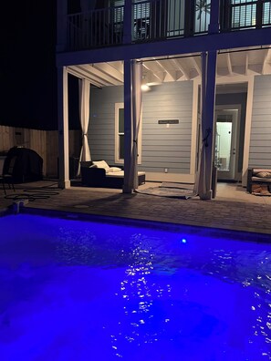 Outdoor pool, a heated pool