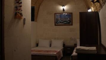 Triple Room | Egyptian cotton sheets, premium bedding, minibar, soundproofing