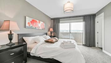 4 soveværelser, skrivebord, strygejern/strygebræt, weekendseng