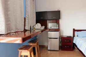 1 bedroom, free WiFi, bed sheets - San Román room inside the historic center (Campeche)