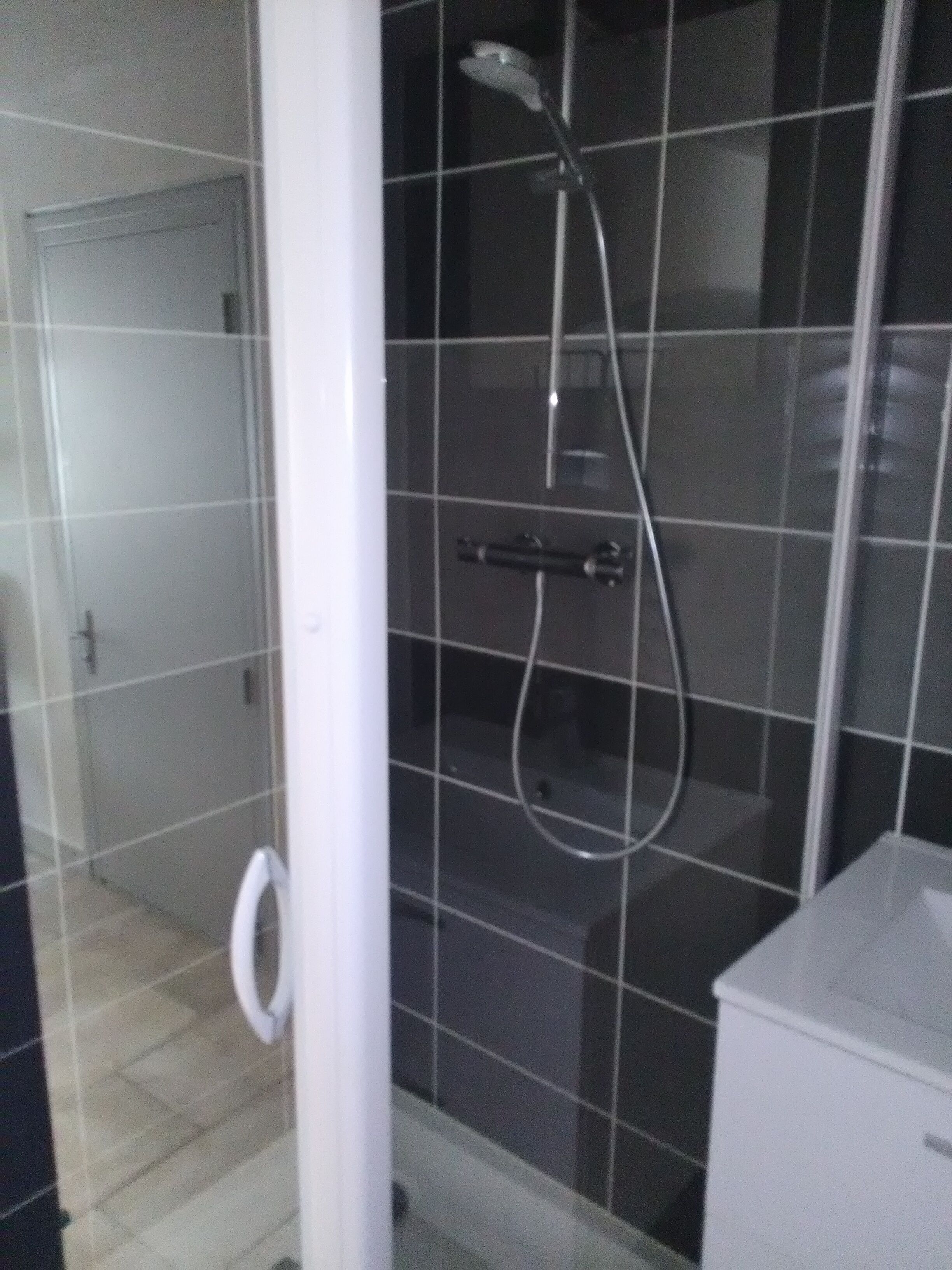 Een douche, een haardroger