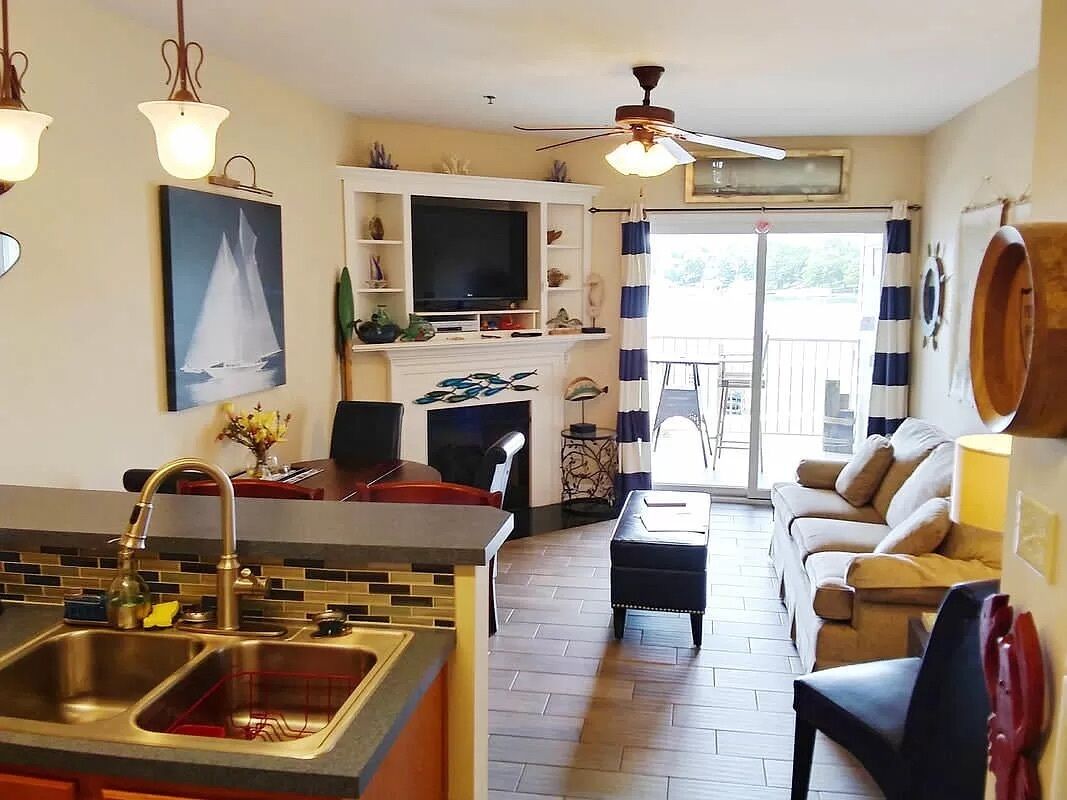 **Lakefront Condo at SML** Mariner’s Landing