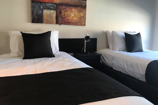 Quarto duplo (Share) | Individualmente mobiliados, escrivaninha