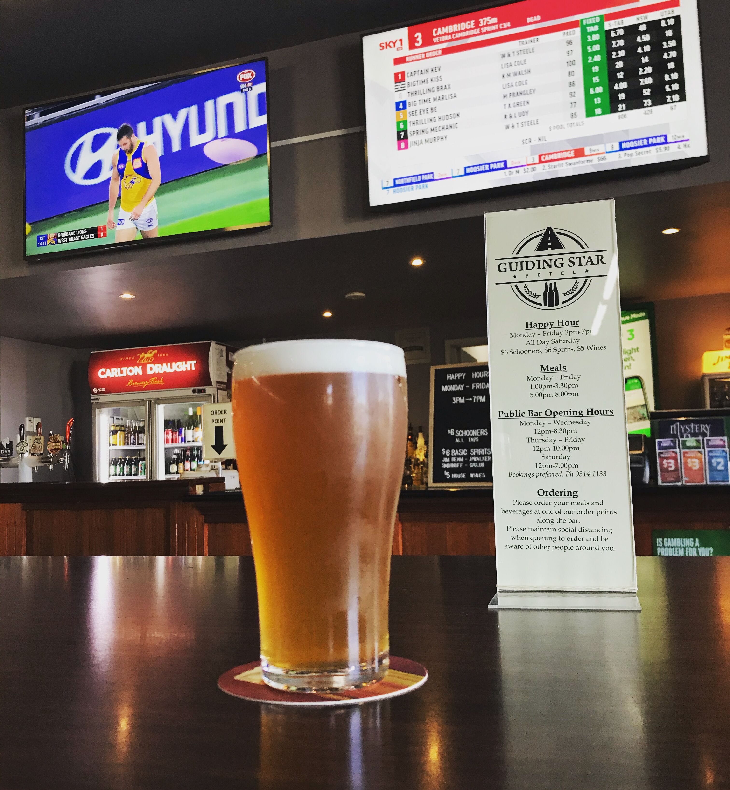 供应午餐和晚餐