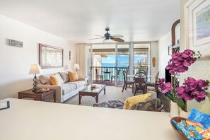 TV, books - "Sea Haven" Oceanfront Breathtaking Views at Wailua Bay View 305!" (Kapaa)