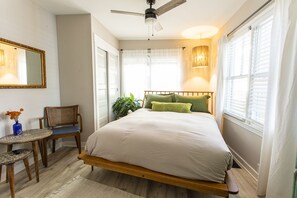 2 bedrooms, desk, iron/ironing board, travel crib