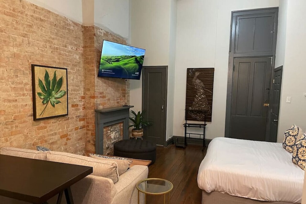 Studio Loft in Heart of Downtown Over The Rhine!