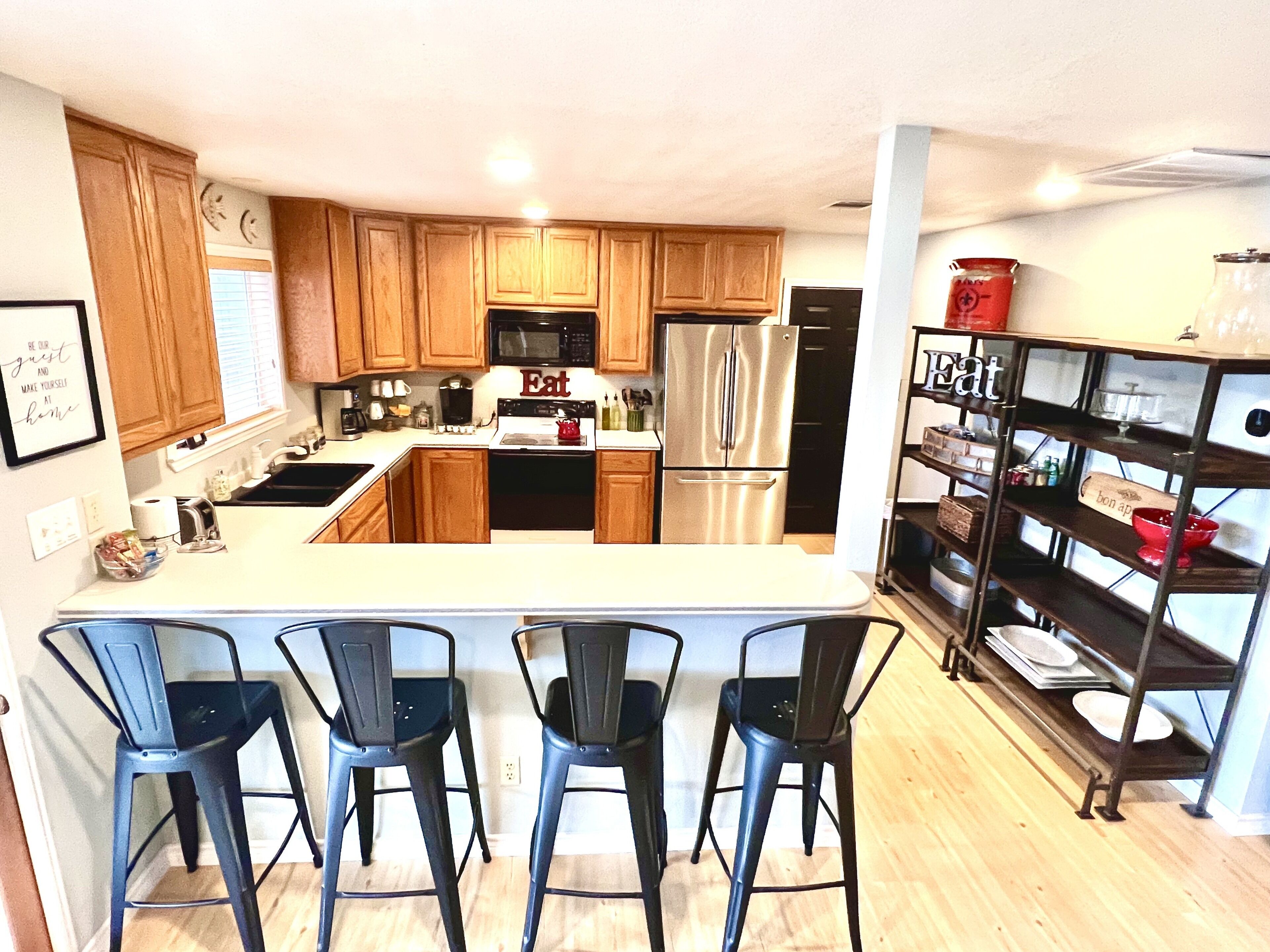 Beautiful Cozy Lake Front Home with Private Dock