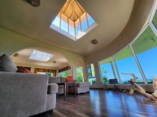 Cozy Cabin in the Sky-Wood Thorpe Villa-Ocean View