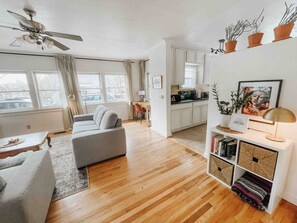 Una Smart TV, libros