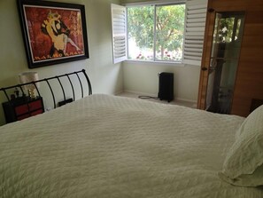 4 bedrooms, desk, iron/ironing board, free WiFi