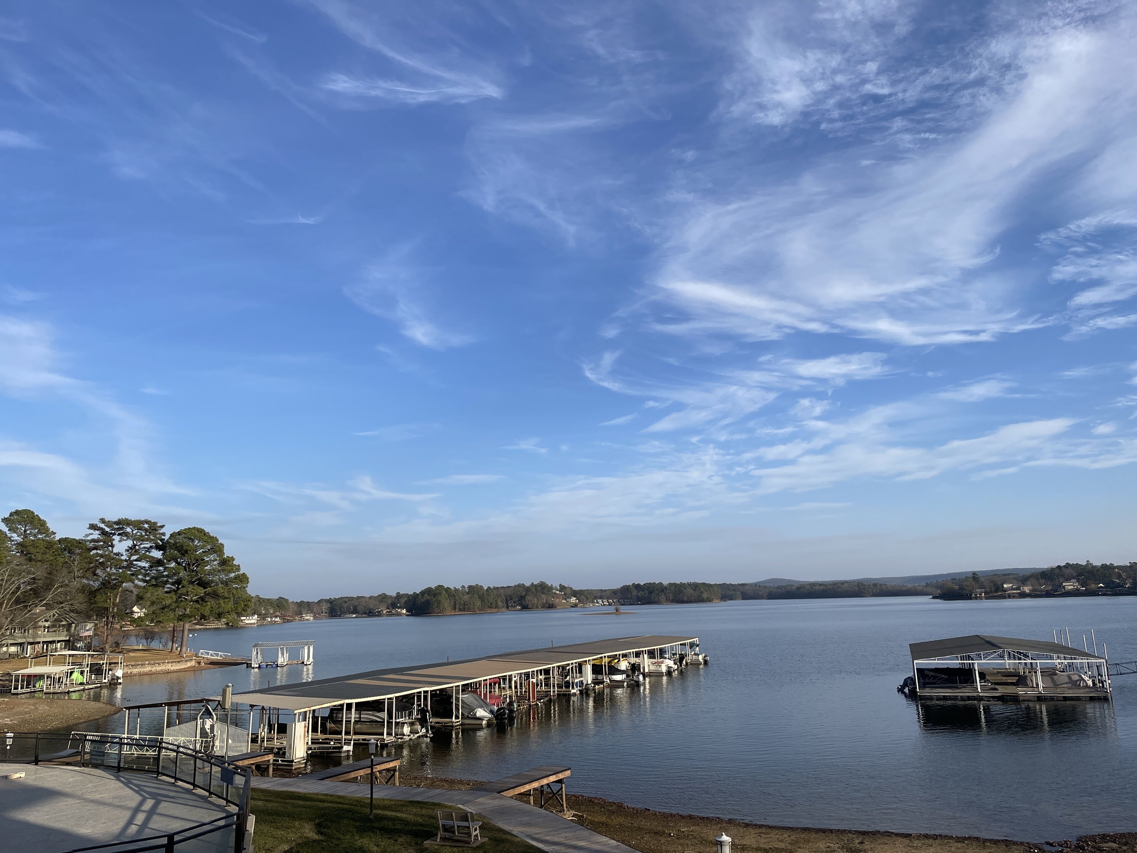 Exquisite Lakefront Condo - Pool - Boat Slip