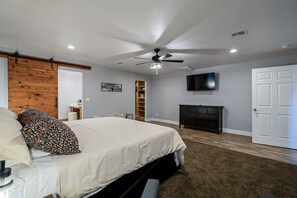 4 bedrooms, iron/ironing board, travel cot, free WiFi