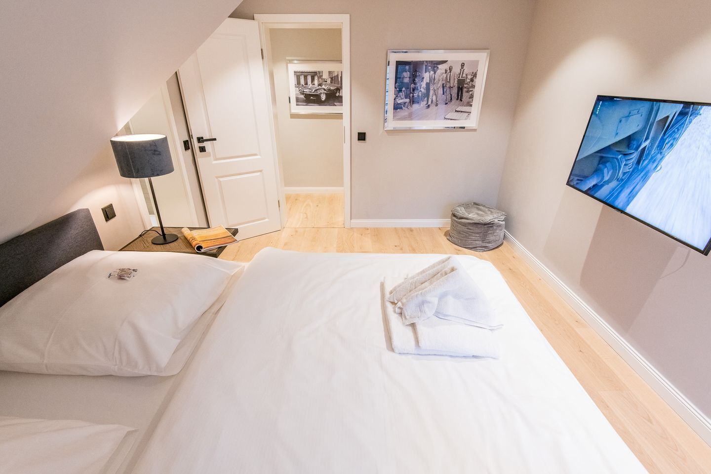 2 عدّة غرف نوم وواي فاي وملاءات أسرّة