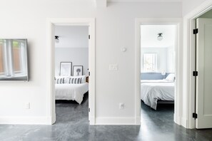 3 habitaciones, escritorio, tabla de planchar con plancha y wifi gratis 