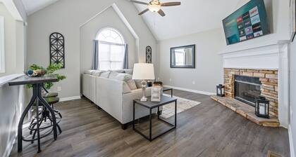 Weekday Pricing Live! Cozy Spot for Extended Stays