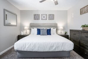 5 bedrooms, iron/ironing board, free WiFi, bed sheets - Weekday Pricing Live! Cozy Spot for Extended Stays (Adairsville)