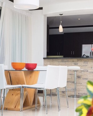 Dining - Stunning Ocean & Mountain Views (Jaco)