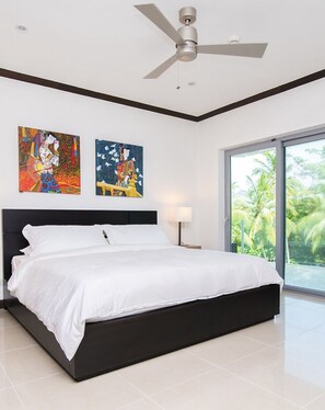 3 slaapkamers, een strijkplank/strijkijzer, wifi, beddengoed