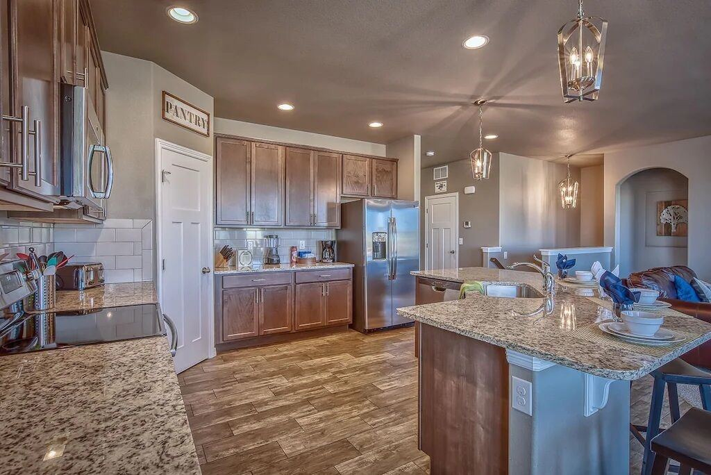 Stylish Home! 5 Bedroom, 3 Bath, in Golf Course Community