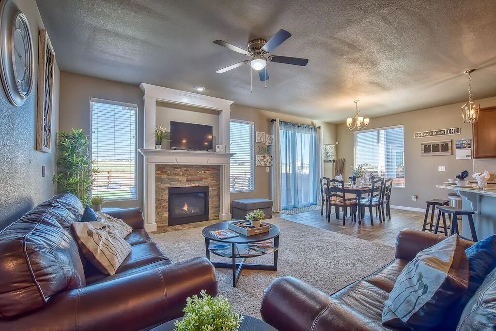 Stylish Home! 5 Bedroom, 3 Bath, in Golf Course Community