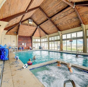 Piscina coperta, piscina all'aperto