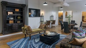TV - Down Town Poshy-Poshy, upscale 2 bedroom loft (Grove City)