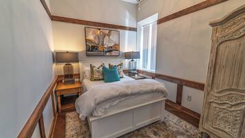 2 soverom, strykejern/-brett, wi-fi og sengetøy