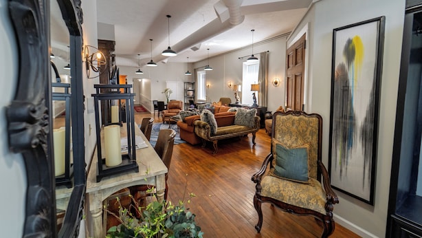 TV - Down Town Poshy-Poshy, upscale 2 bedroom loft (Grove City)