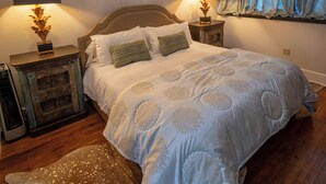 2 bedrooms, iron/ironing board, WiFi, bed sheets - Down Town Poshy-Poshy, upscale 2 bedroom loft (Grove City)