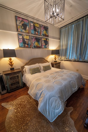 2 bedrooms, iron/ironing board, WiFi, bed sheets - Down Town Poshy-Poshy, upscale 2 bedroom loft (Grove City)