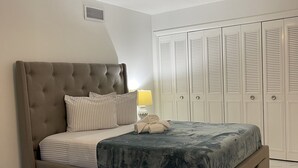 1 室のベッドルーム、アイロン / アイロン台、WiFi (無料)、ベッドシーツ