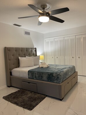 1 chambre, fer et planche à repasser, Wi-Fi gratuit, draps fournis