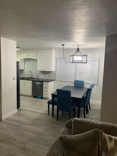 Our little Gem, remodeled and new everything. Close to down town.