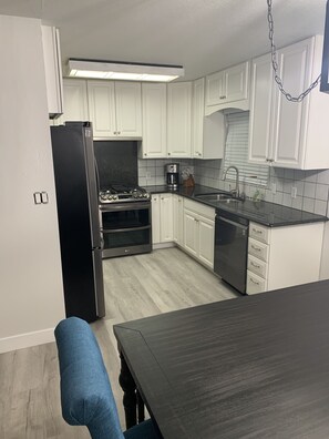 Highchair, cookware/dishes/utensils - Our little Gem, remodeled and new everything. Close to down town. (Emmett)